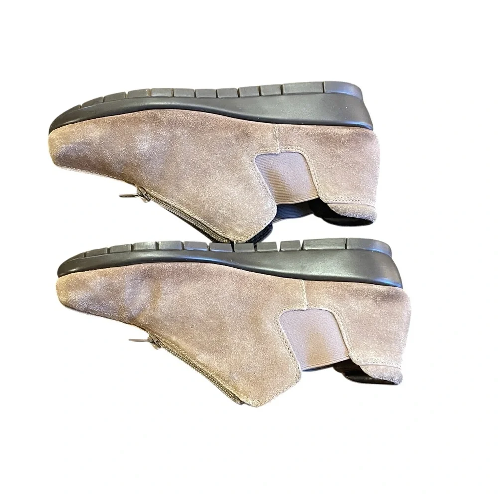 Aerosoles Stitch N Turn Tan Leather Suede Wedge Booties Front‎ Zip Up Size 8
